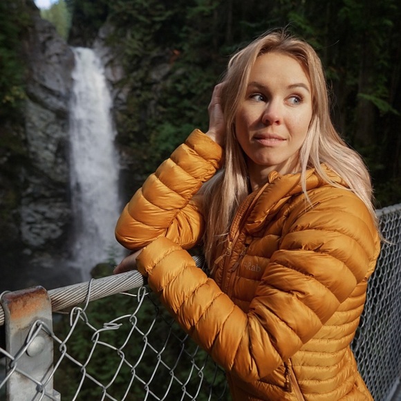 Meet your Posher, Roxy - Picture 1 of 1